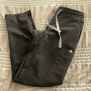 FIGS yola skinny scrub pants